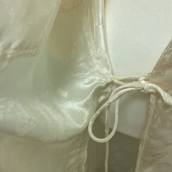 Victoria’s Secret cream colored robe - Picture 7 of 9